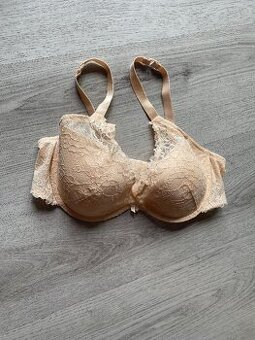 Krásná nová podprsenka Esmara vel.85B