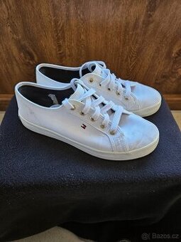 Tenisky Tommy Hilfiger 38