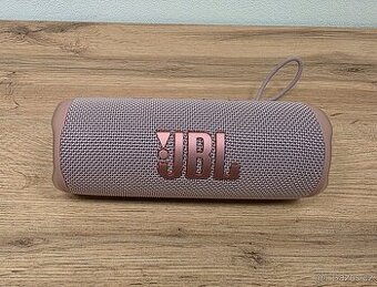 Přenosný reproduktor JBL Flip 6 růžový 30 W