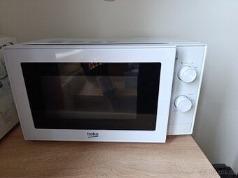 Mikrovlnná trouba Beko MOC 20100 W - 700W