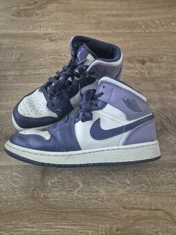 Nike Air Jordan 1 mid sky j purple