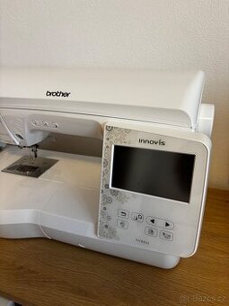 Vyšívací stroj s LCD display, Brother Innov-is NV880E