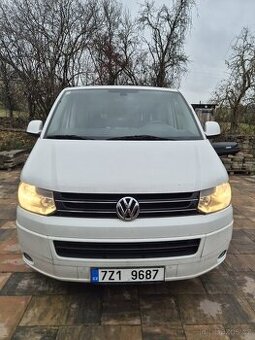 VW Caravelle T5, automat, 4×4, 8 míst , 2× šoupačky, tažné