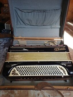 Akordeon, harmonika, historická pianovka Zima 120 basů