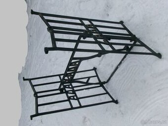 prodám litinovou výlevku, ruční mandl, litinové podstavce...