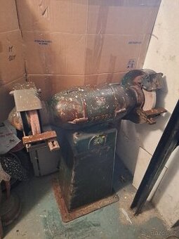 dvoukotoučová bruska