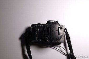 Sony Cyber-Shot DSC-H3 černý - 1