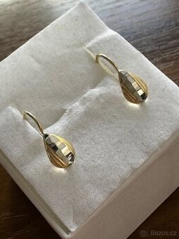 Zlaté náušnice