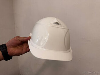 Ochranná pracovní přilba UVEX