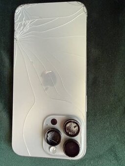 IPhone 15 pro Max 256gb - plně funkční, prasklé zadní sklo