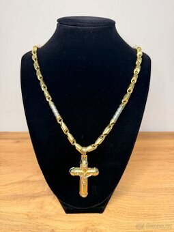 zlatý řetízek s přívěskem kříže