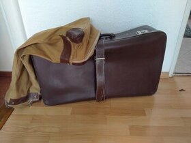 Starý kožený kufr s obalem