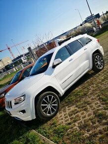 Grand Cherokee 2015 jen 130 tkm Kup ČR 1. majitel