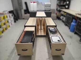 NOVÁ OBYTNÁ VESTAVBA S VYBAVENÍM- Camperbox, WC, Sprcha