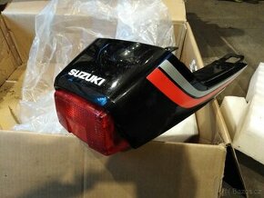 Suzuki GS 450 zadní kapotáž se světlem