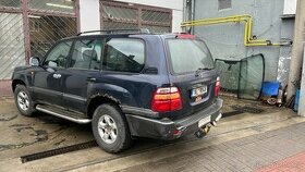 Toyota Land Cruiser LC 100
