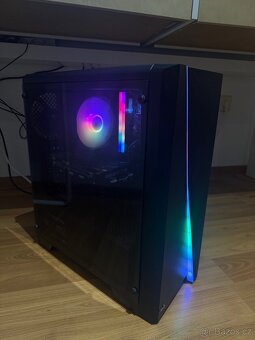 KOMPLETNÍ PC SESTAVA + grafický monitor