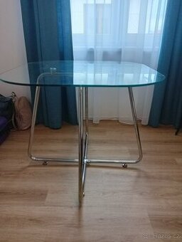 Kulatý skleneny stul průměr 90 cm