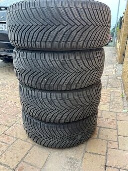 4xCeloroční pneu Michelin CrossClimate 225/45 R17 91Y.