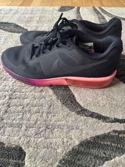 Nike 42 velikost