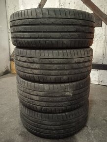 Hankook 225/45 R18 letni