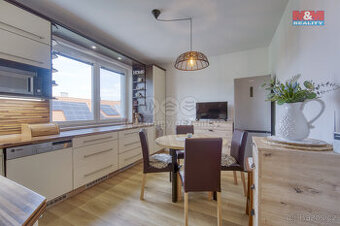 Prodej bytu 2+1, 53 m², Vochov