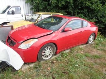 Nissan Altima coupe 3.5, V6.