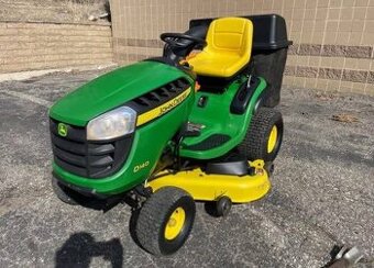 John Deere D140 Riding Mower s dvojitým sběračem