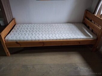 Postel- masiv, s matrací