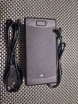 Nabíječka na koloběžku 54,6v 2A