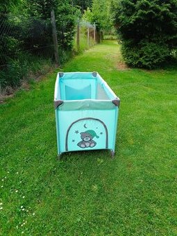 Skládací postýlka