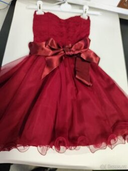 Společenské šaty do tanečních