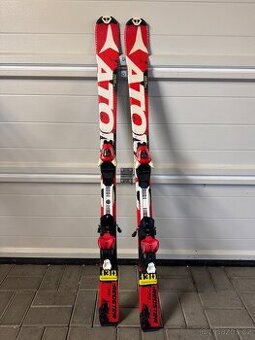 Lyže zn. Atomic Redster, 130 cm