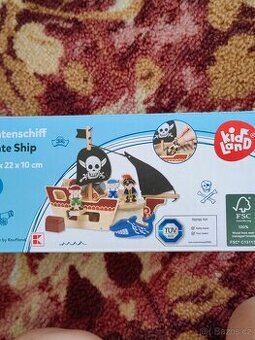 Pirátská loď Nová