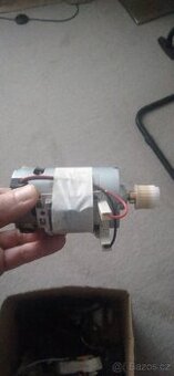 Prodám náhradní díly Delongi 3200