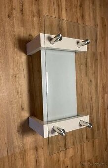 Skleněný konferenční stolek