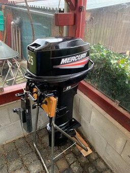 Prodám závěsný lodní motor Mercury 25hp (dálkové ovládání)