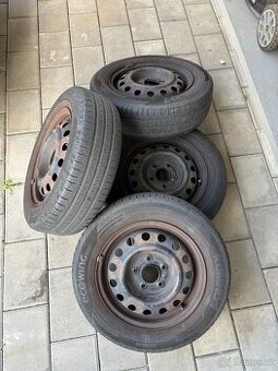 Plechové disky 51/2Jx ET47 s pneu na dojedí