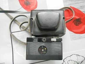 Sovětský fotoaparát s bleskem-funkčnost neověřena,blesk