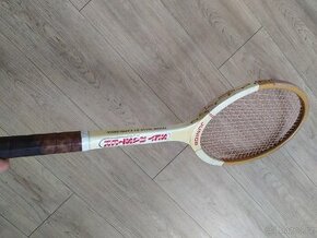 Stará tenisová raketa - 1