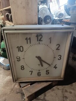 Staré industriální hodiny Pragotron 95cm