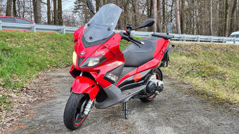 Gilera Nexus 500 maxi skútr - 1