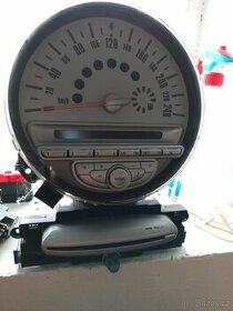 Přístrojová deska tachometr budíky na Mini r56