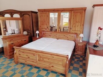 KOMPLETNÍ DŘEVĚNÁ LOŽNICE ROM