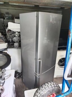 Prodám plně funkční lednici zn.Samsung o výšce 160cm-DOVEZU