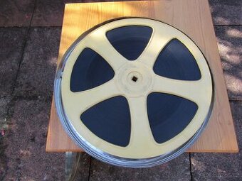 Film 16mm,Porýní barevný.