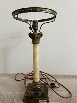 Stolní lampa