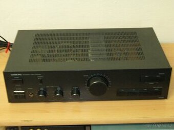 Zesilovač Onkyo A-8220 v pěkném stavu.