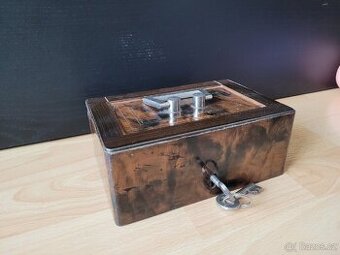 Starožitná kasa/pokladna/trezor