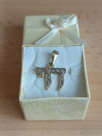 Prodám zlatý přívěšek se zirkony